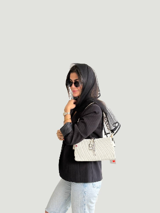 تصویری از کیف دوشی  خامه دوزی کبریتی کد 973