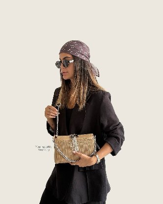 تصویری از کیف دوشی طرح خامه دوزی گندمی سنتوزا کد2002