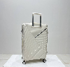 چمدان زده دار تورستر سایز بزرگ سفید