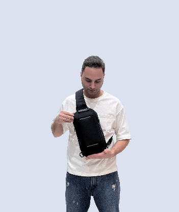 تصویری از بادی بگ برند LEASTAT سایز نرمال و قفل دار کد 2020