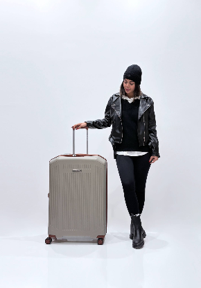 تصویری از چمدان سایز متوسط سونادا مدل میلان