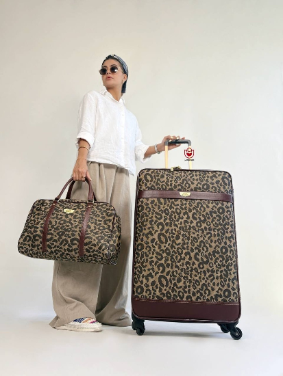 چمدان سایز متوسط طرح پلنگی