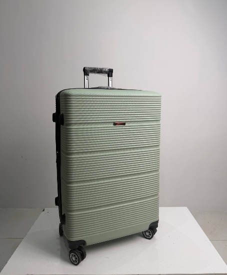 چمدان زده دار دسینی سایز بزرگ سبز