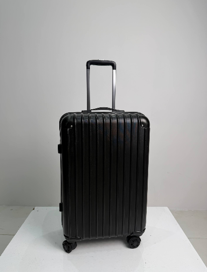 چمدان زده دار حاصل سایز متوسط مشکی