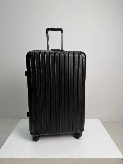 چمدان زده دار سایز بزرگ حاصل مشکی