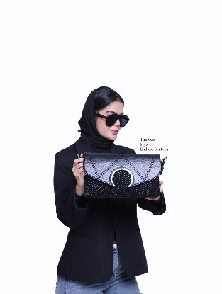 تصویری از کیف دوشی زنانه چرم سنتوزا با خامه دوزی گندمی کج راه کد 957