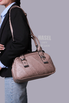 تصویری از کیف دوشی چرم زنانه حاصل کد 1536